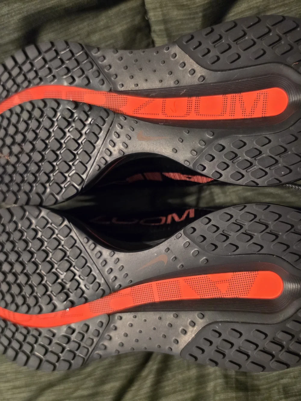 Nike Pegasus Premium. Black And Metallic Red